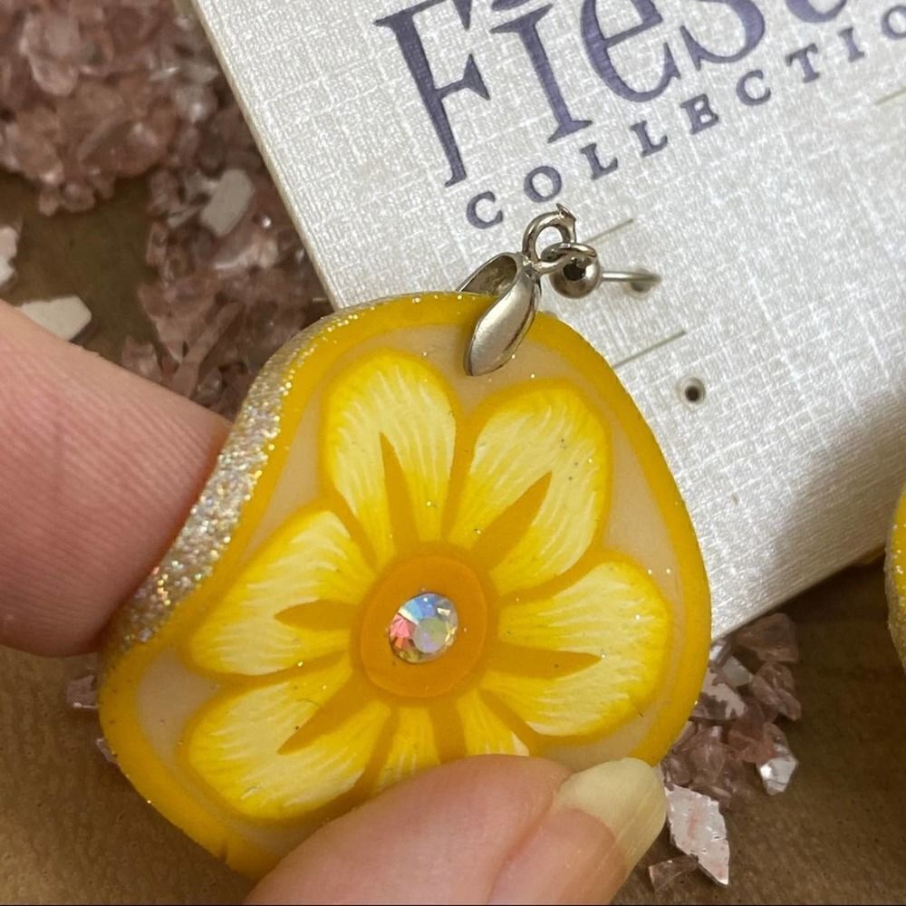 Retro Polymer Hand Painted Flower Earrings - Picture 3 of 4